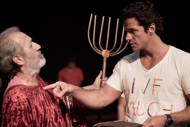 Carlos Machado ensaia peça em Goiânia (Foto: Bruno Karim/ Divulgação)