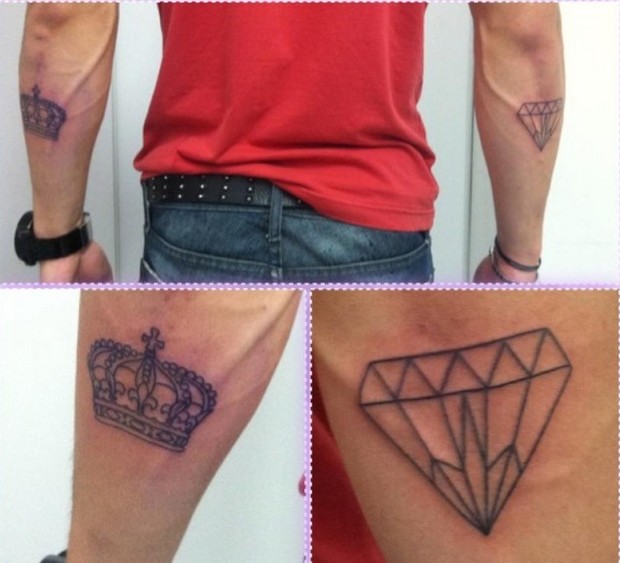Mister Brasil faz tatuagem com amigo e posta na rede (Foto: Divulgação)