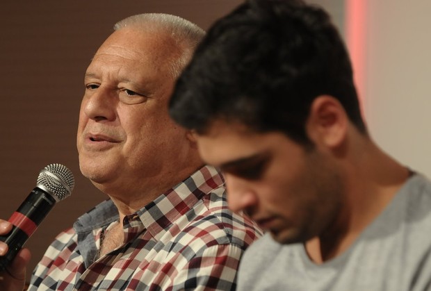 Antônio Fagundes e o filho,  Bruno, em coletiva de imprensa (Foto: Francisco Cepeda / AgNews)