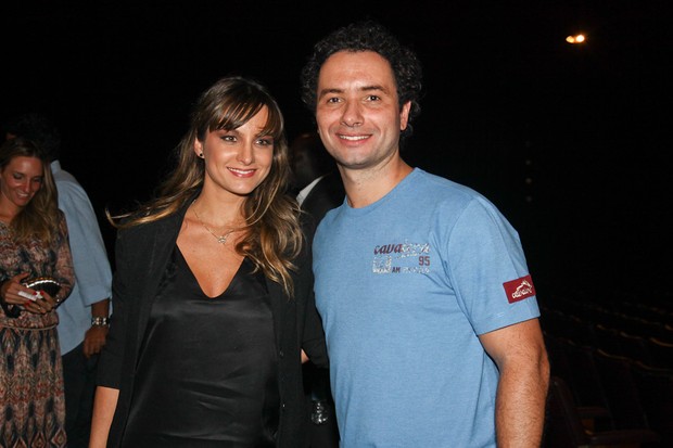Marco Luque com a mulher após se apresentar em São Paulo (Foto: Manuela Scarpa/ Photo Rio News)