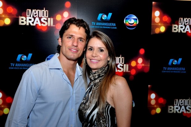 João Maurício com a namorada Hel Marques em evento em Goiânia (Foto: Juliano Silva/ Divulgação)