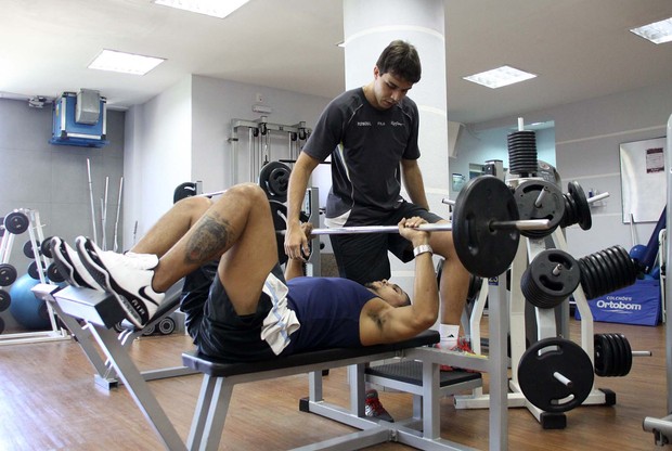 Naldo mostra sua rotina de exercícios (Foto: Daniel Pinheiro / Divulgação)