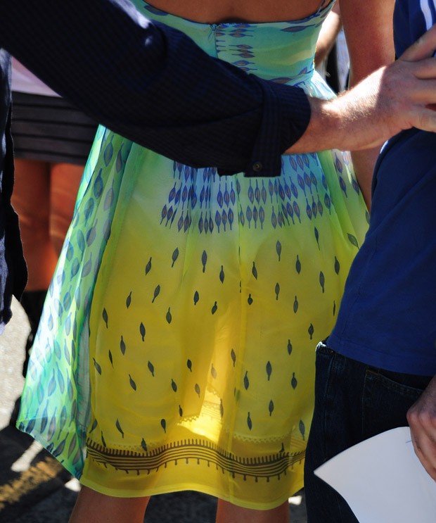 Paris Hilton usa vestido transparente em evento (Foto: Grosby Group)