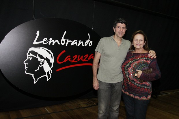 Leoni com Lucinha Araújo após show em homenagem a Cazuza no Rio (Foto: Felipe Panfili/ Ag. News)