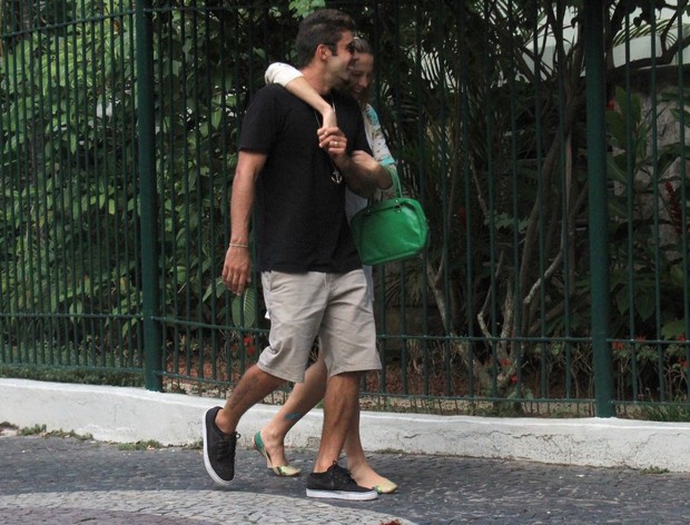 Luana Piovani e marido (Foto: Rodrigo dos Anjos / AgNews)