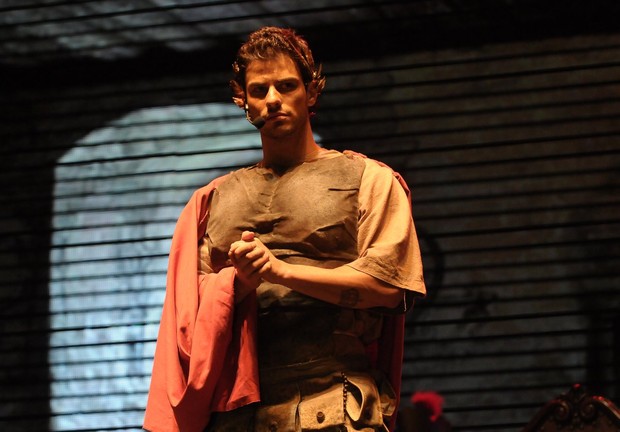 Lucas Malvacini interpreta Pilatos em 'Paixão de Cristo (Foto: Ag. News)