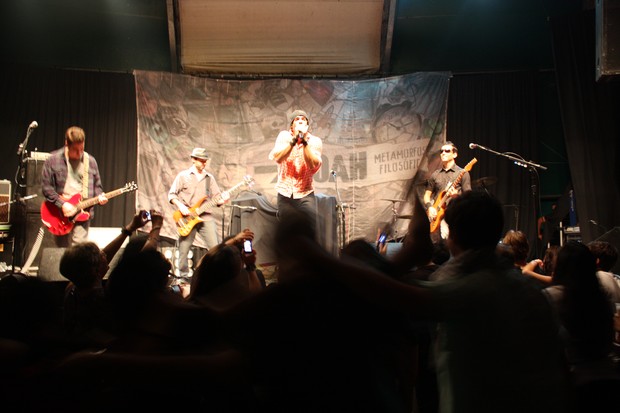 Mau Mau se apresenta com banda Joah (Foto: Divulgação / Divulgação)