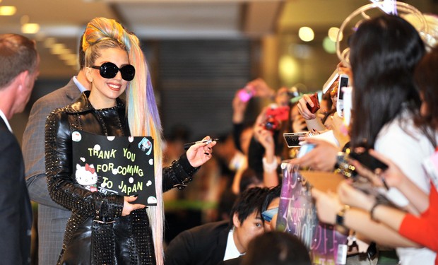 Lady Gaga na cidade de Narita, no Japão (Foto: AFP/ Agência)