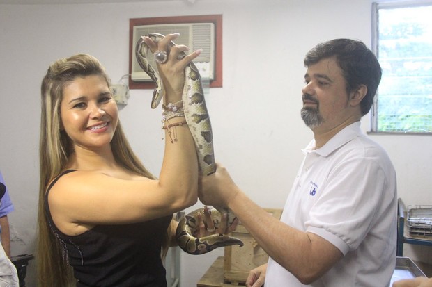Mulher Maçã com cobra (Foto: Ag News/ Rodrigo dos Anjos)