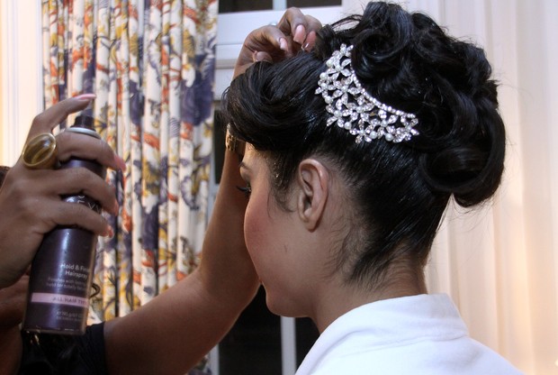 Gracyanne Barbosa se arruma para o casamento (Foto: Daniel Pinheiro / R2 / Divulgação)