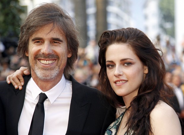 Kristen Stewart e Walter Salles lançam "On The Road" em Cannes (Foto: Agência/ Reuters)