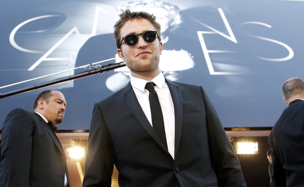 Robert Pattinson vai à première de "On The Road" prestigiar Kristen Stewart (Foto: Agência/ Reuters)
