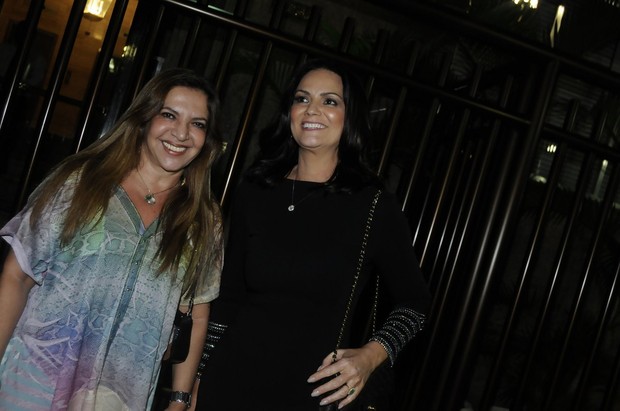 Luiza Brunet comemora aniversário de 50 anos com amiga no Rio (Foto: Kadu Ferreira/ Photo Rio News)