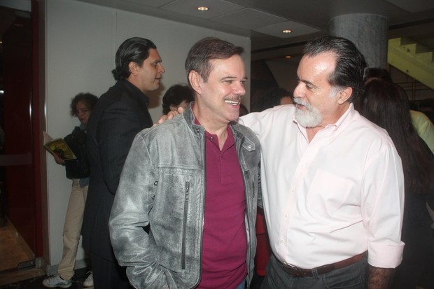 Diogo Vilela e Tony Ramos em estreia de peça no Rio (Foto: Photo Rio News)