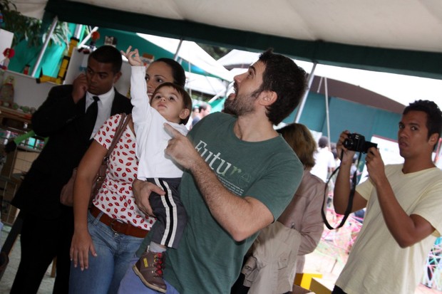 Eriberto Leão com o filho, João (Foto: Alex Palarea/AgNews)