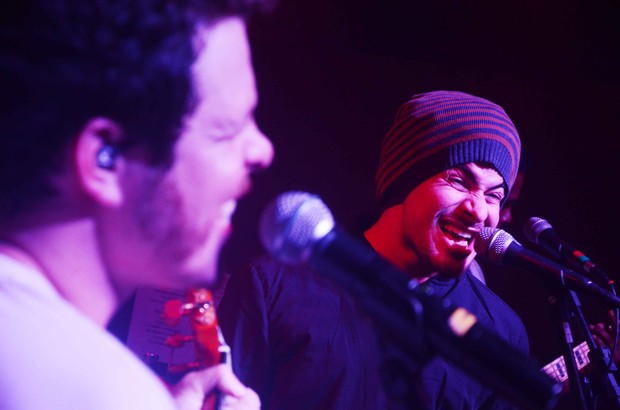 Thiago Martins canta com Dio Cavalcanti no Rio (Foto: Ari Kaye/ Divulgação)