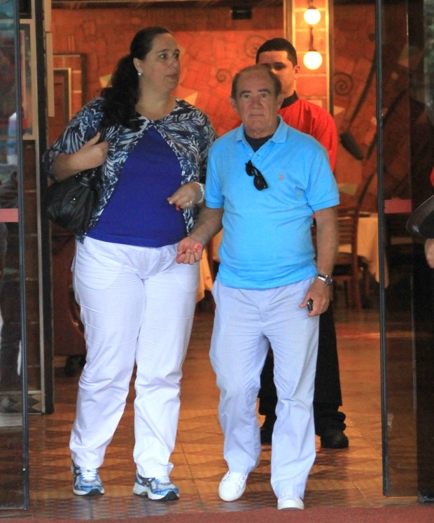 Renato Aragão e a mulher (Foto: Delson Silva / Ag News)