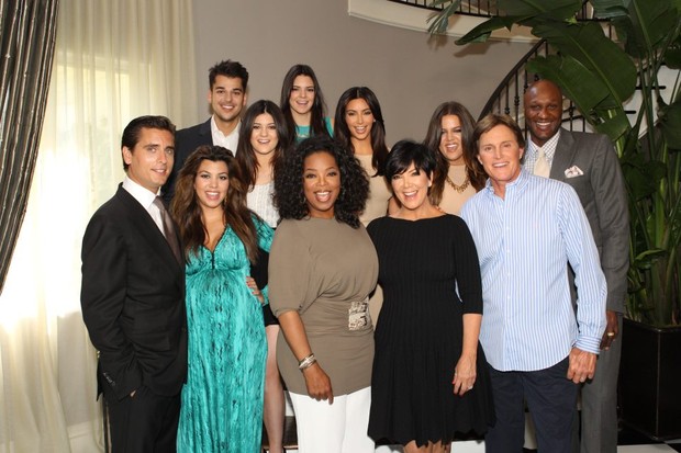 Oprah Winfrey entrevista os Kardashians (Foto: Reprodução / Facebook)