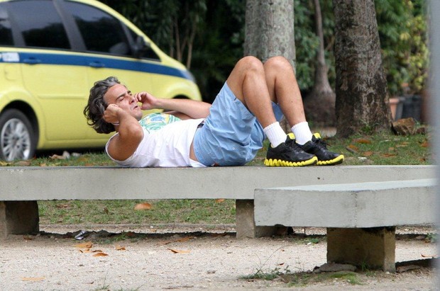 Alexandre Borges se exercita na Lagoa (Foto: André Freitas / AgNews)