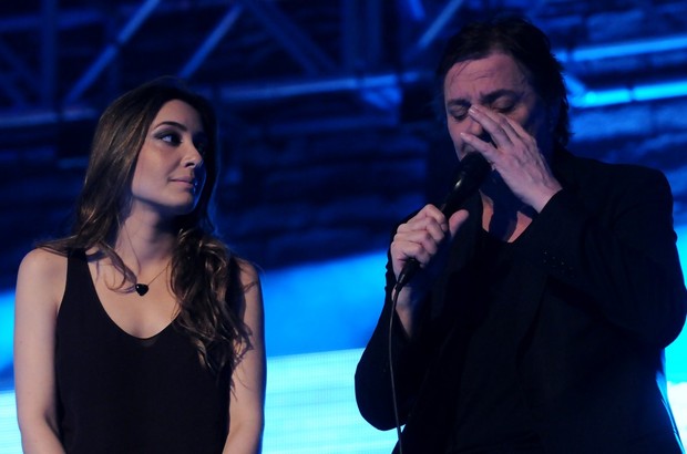 Fábio Junior no palco com a filha Tainá (Foto: Francisco Cepeda / AgNews)