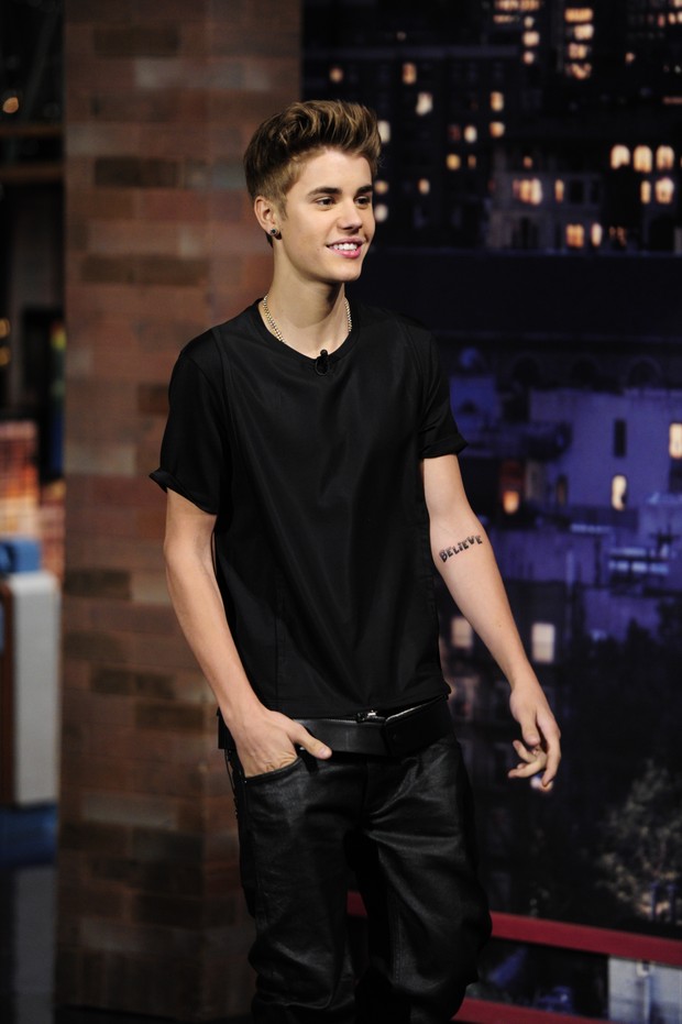 Justin Bieber: nova tatuagem (Foto: Agência/Getty Images)