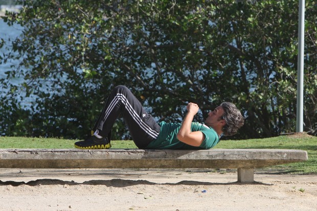 Alexandre Borges se exercita na Lagoa (Foto: Gil Rodrigues / Foto Rio News)