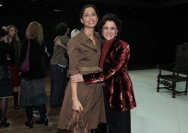 Camila Pitanga e Marieta Severo em estreia de peça no Rio (Foto: Thyago Andrade/ Foto Rio News)