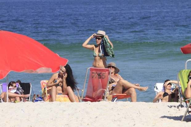 Nívea Stelmann na praia da Barra (Foto: Jeferson Ribeiro / AgNews)
