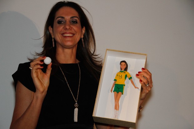 Fernanda Venturini é homenageada pela Mattel (Foto: Amauri Nehn / AgNews)