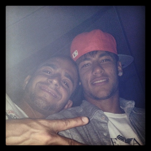 Diogo Fialho e Neymar (Foto: Reprodução /Twitter)