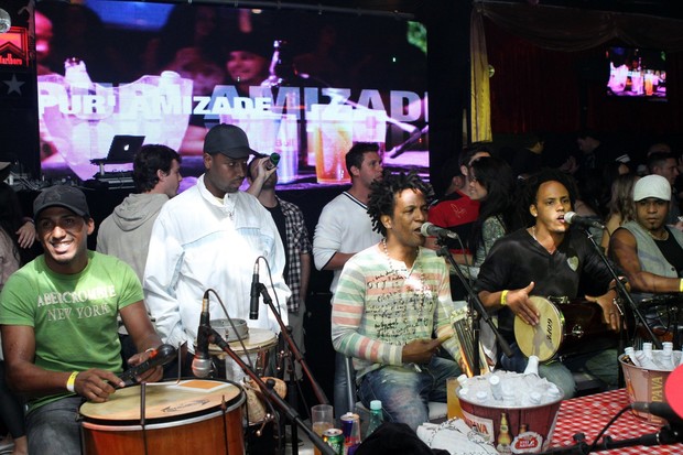 O grupo Pur'Amizade cantou com a presença de Neymar no evento (Foto: Raphael Mesquita / Divulgação)
