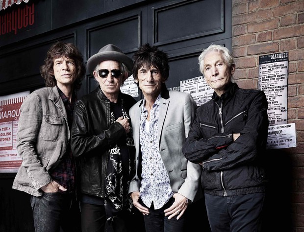 Mick Jagger, Keith Richards, Ronnie Wood e Charlie Watts posam no clube onde tocaram ao vivo pela primeira vez (Foto: Reuters/Agência)