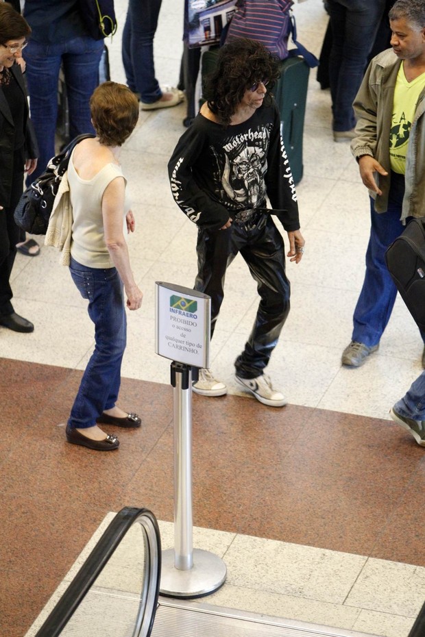 Serguei no aeroporto (Foto: Leotty Junior / AgNews)