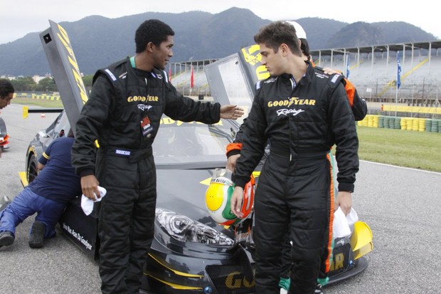 Daniel Rocha e André Luiz Miranda participam da volta rápida do Stock Car (Foto: Philippe Lima/AgNews)