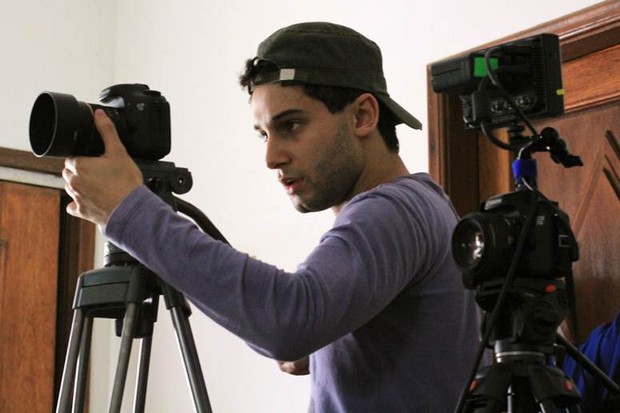 Rafael de Almeida finaliza a direção do videoclipe da música “Cadê você” (Foto: Divulgação)