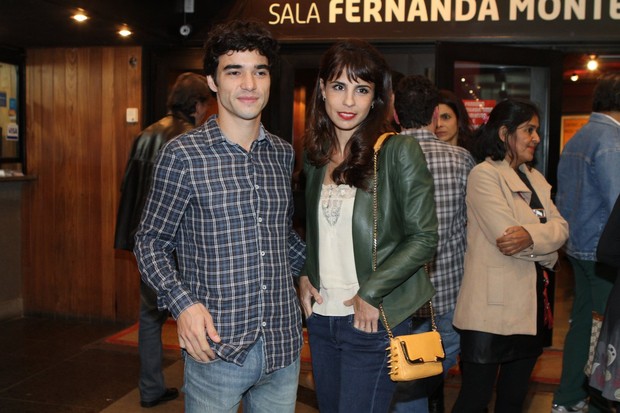 Caio Blat e Maria Ribeiro na estreia do espetáculo "A primeira vista" (Foto: Raphael Mesquita / Foto Rio News)