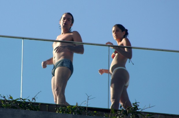 Bruno Mazzeo com a namorada (Foto: Photo Rio News)