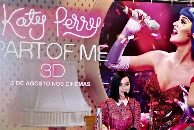 Katy Perry em coletiva no Rio (Foto: Divulgação)