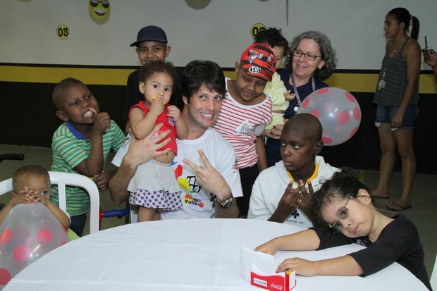 Gustavo Leão participa do lançamento da campanha “Mc Dia Feliz 2012” (Foto: Roberto Filho)