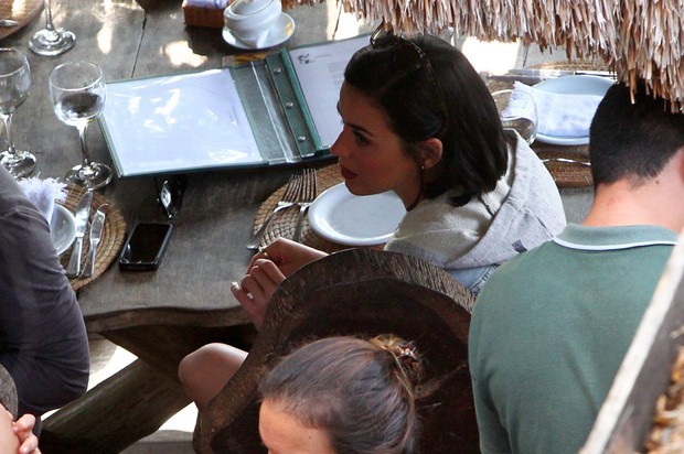Katy Perry almoça em Santa Teresa (Foto: Foto Rio News)