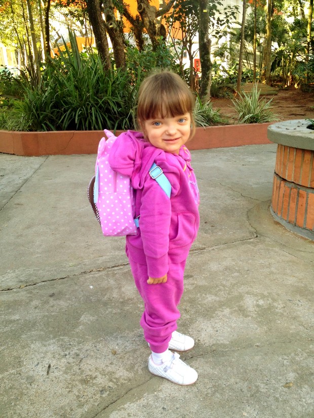 Rafaella Justus no primeiro dia de escola (Foto: Twitter / Reprodução)