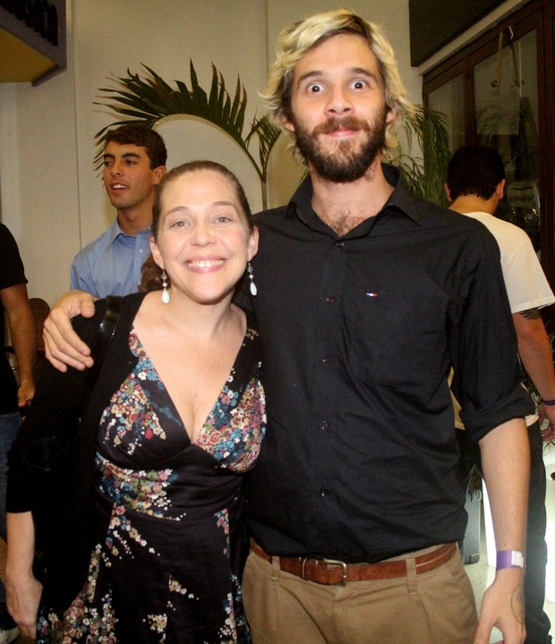 Isabela Garcia com o filho João Pedro Bonfá em evento no Rio (Foto: Rodrigo dos Anjos / Ag. News)