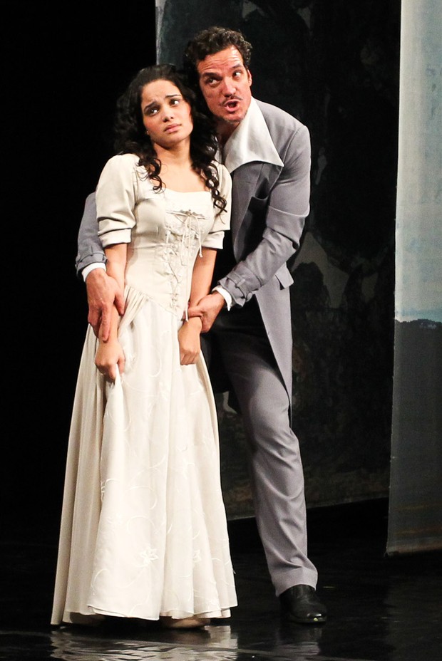 Carol Macedo e Carlos Machado estreiam peça em São Paulo (Foto: Manuela Scarpa/Foto Rio News)