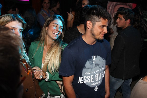 Bruno Gissoni com a namorada (Foto: Manuela Scarpa/ Foto Rio News)