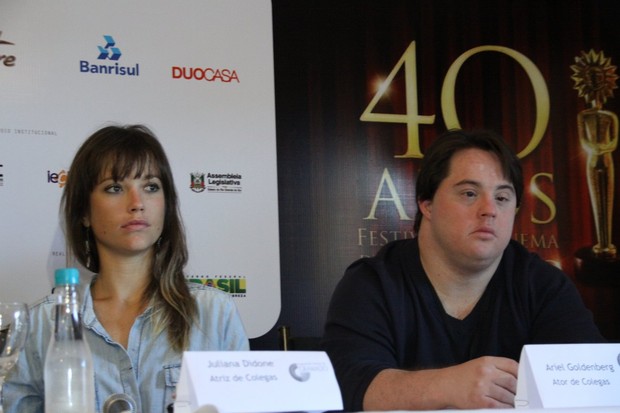 Juliana Didone em coletiva na mostra competitiva do Festival de Cinema de Gramado 2012 (Foto: Graça Paes / PhotoRioNews)