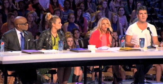 Britney Spears na bancada do X Factor (Foto: Fox)
