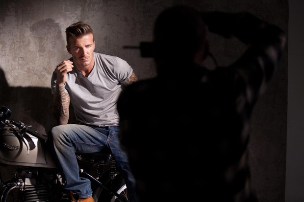 David Beckham na campanha da grife Essence (Foto: Facebook)