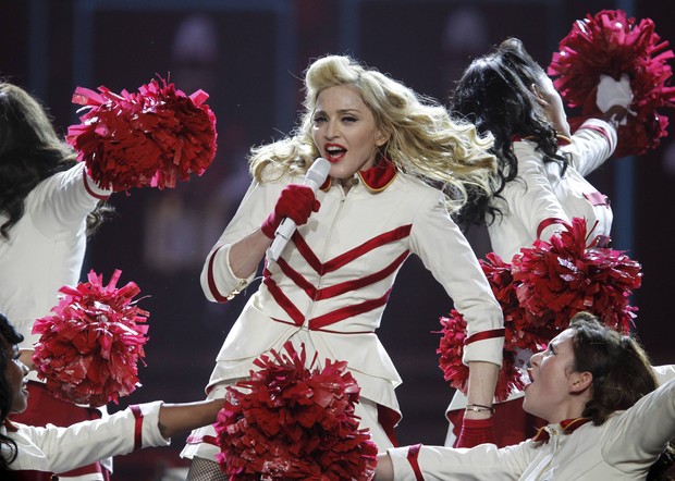 Madonna durante apresentação da turnê MDNA na Philadelphia, nos Estados Unidos (Foto: Reuters/ Agência)
