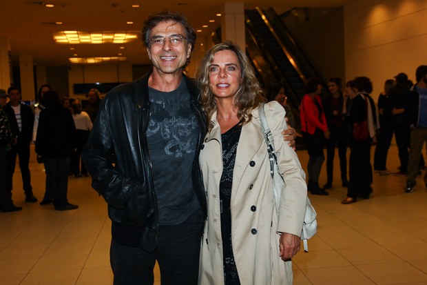 Carlos Alberto Riccelli e Bruna Lombardi em pré-estreia de filme em São Paulo (Foto: Manuela Scarpa/ Foto Rio News)