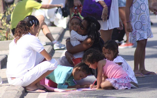 Gloria Maria e as filhas (Foto: J. Humberto/ Ag. News)
